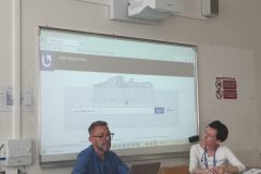 Prof. Rafał Zarębski referuje stan badań onomastycznych prowadzonych ośrodku łódzkim w Polsce.